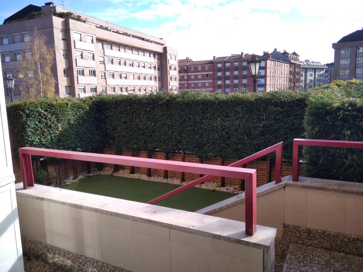 Jardines De Vinjoy Apartment Oviedo Bagian luar foto