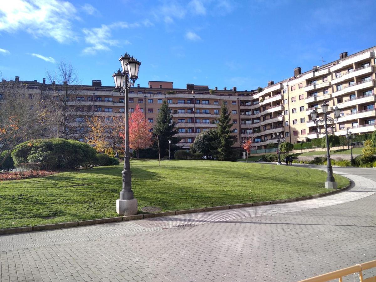 Jardines De Vinjoy Apartment Oviedo Bagian luar foto