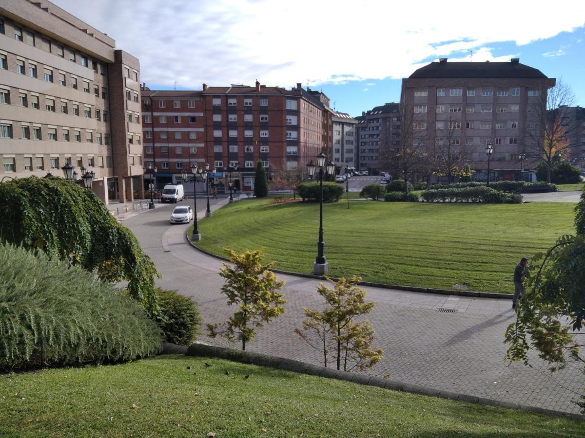 Jardines De Vinjoy Apartment Oviedo Bagian luar foto